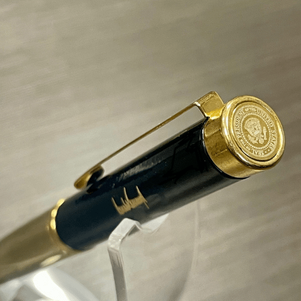 Presidential seal on the Garland Emblem Executive pen